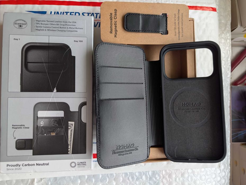 Шкіряний Чохол Nomad Modern Leather Folio Black for iPhone 17 Pro