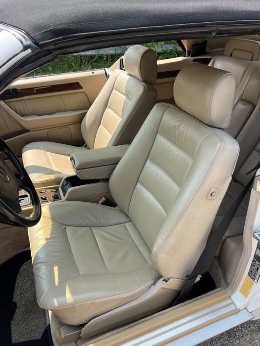 Kolekcjonerski Mercedes e320 cabrio