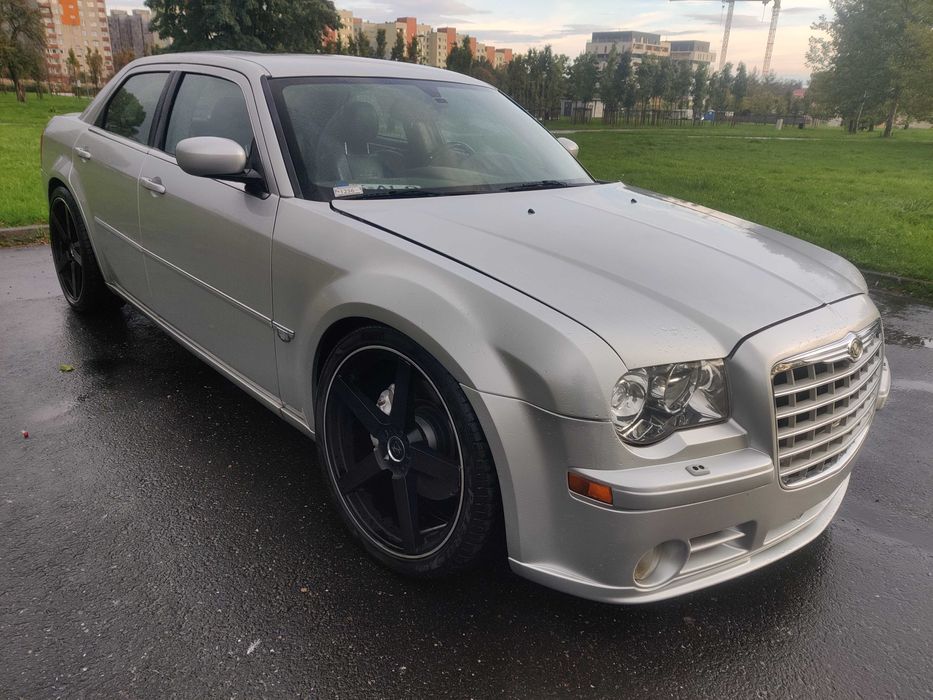 Samochód do ślubu Chrysler 300C SRT8 wynajem przejazdy teledyski