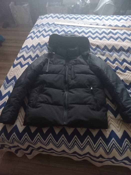Куртка. Зимова. Нова.