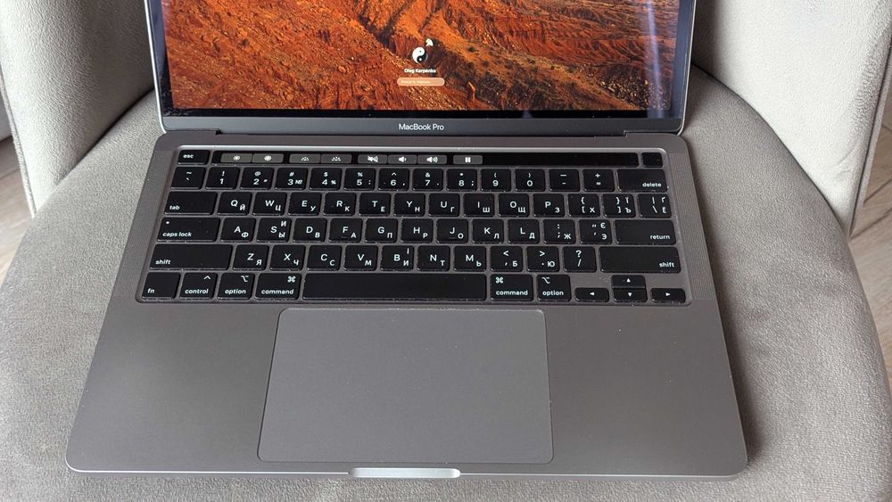 MacBook Pro 2020 i5/8/256