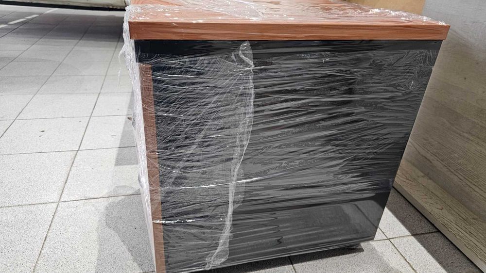 Dois moveis de metal e madeira como novos