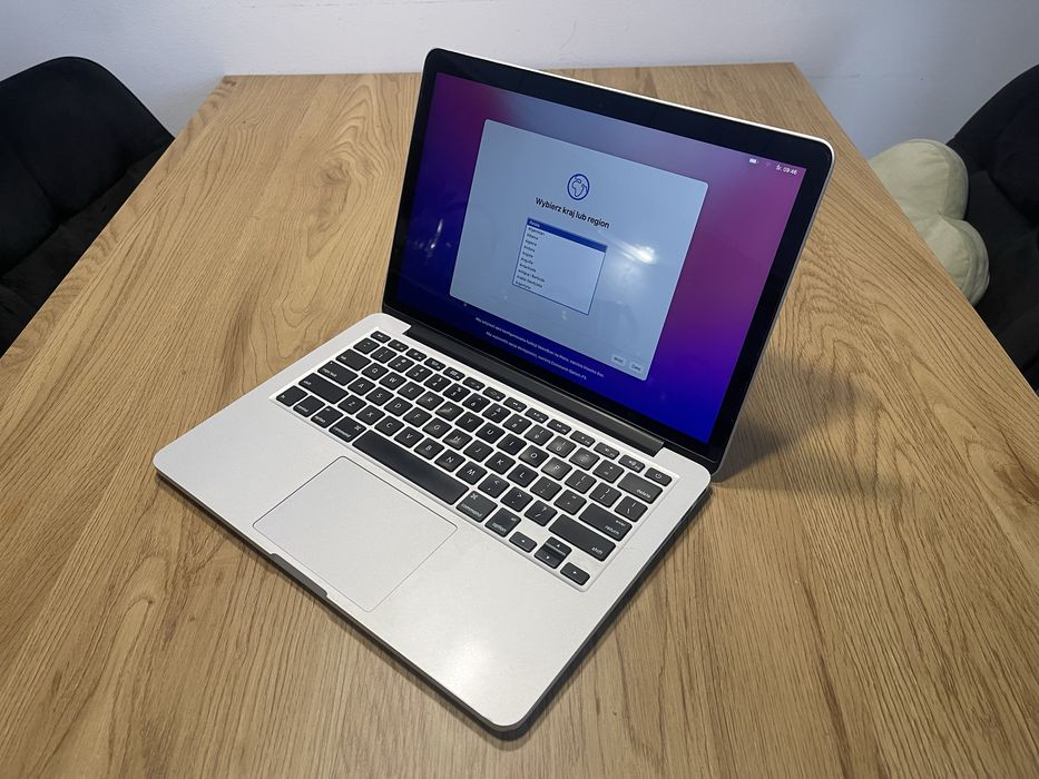 MacBook Pro 13 / 2015 / 16GB RAM / 128GB / Intel Core i7 + hub