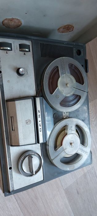 Magnetofon Unitra + komplet taśm – PRL, vintage, nieprzetestowany