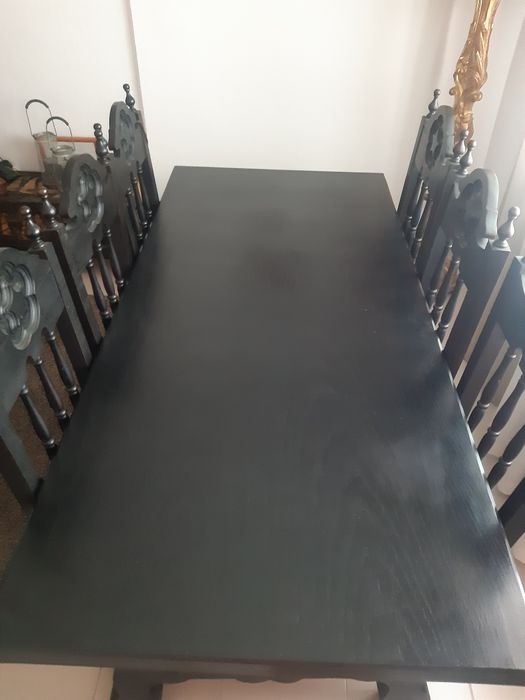 Mesa de refeição e cadeiras