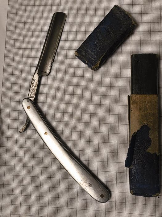 Zabytkowa brzytwa JOWIKA Solingen 8370 | Böhler-Stahl | Zdobiony Grzbiet + Etui
