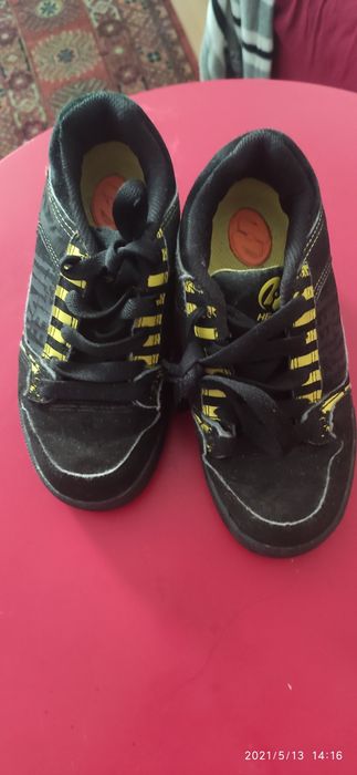 Ténis com rodinhas Heelys 32