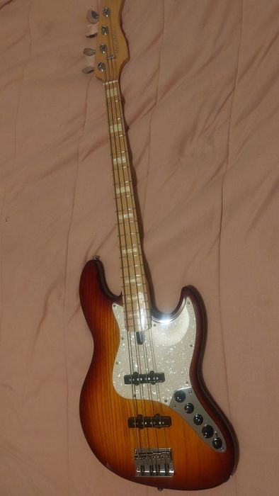 Baixo Marcus Miller V7 Sire - Swamp Ash
