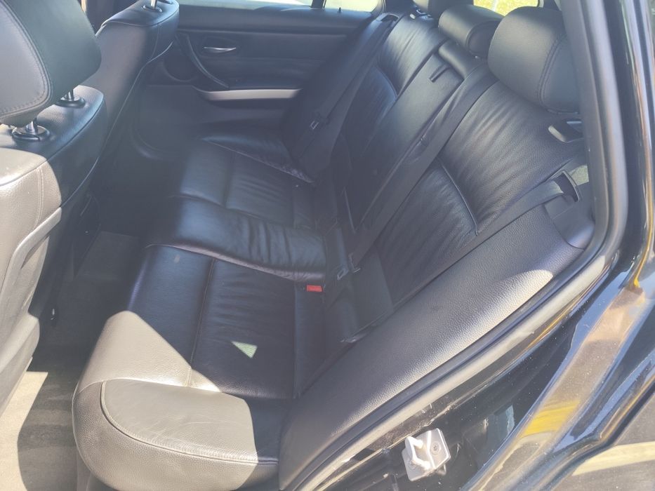 BMW 320 D A 2011