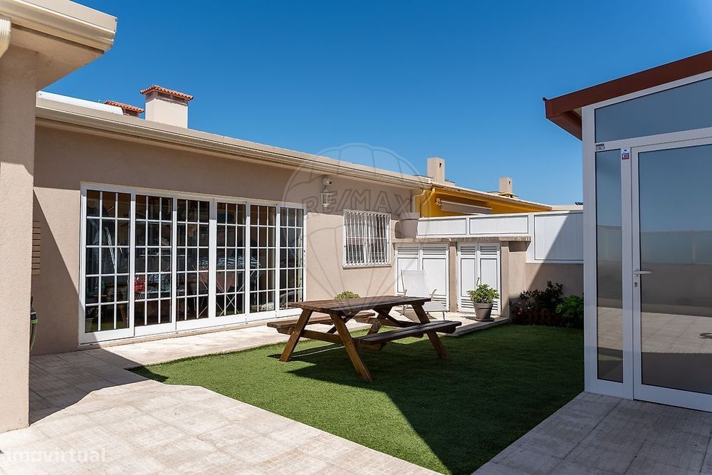 Moradia T5 para venda