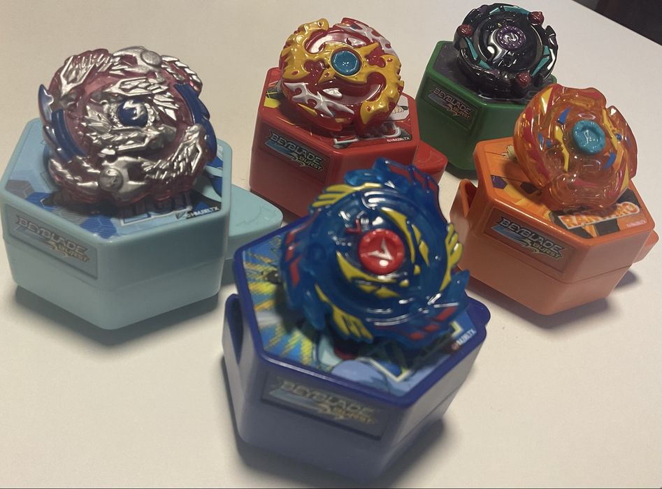 Lote de piões Beyblade Burst