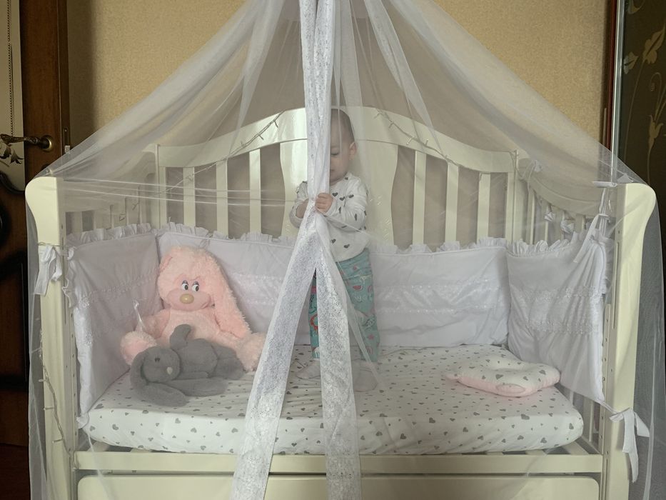 Дитяче ліжечко,ліжко,кроватка з усім.