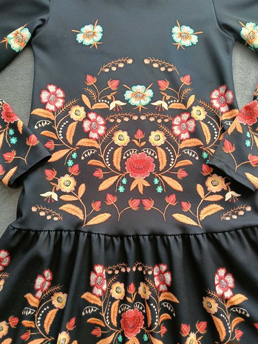 Sukienka czarny kwiaty folklor Candytm
