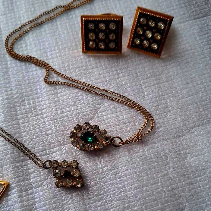 Винтаж Бижутерия СССР Брошки ,Кулоны ,Запонки ,Камни 12 штук Позолота