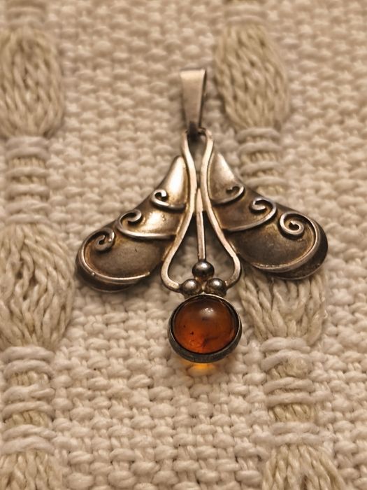 Warmet Resovia srebro wisiorek z bursztynem