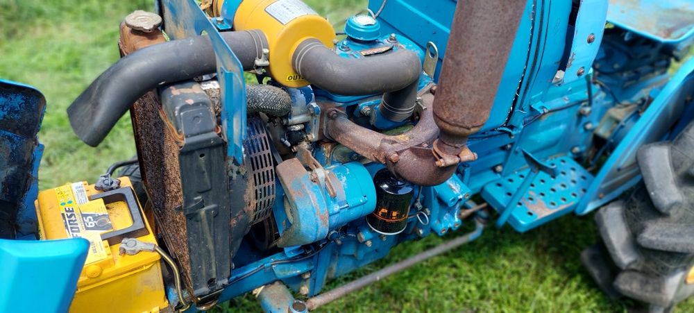 Японський мінітрактор Hinomoto e23  23сили