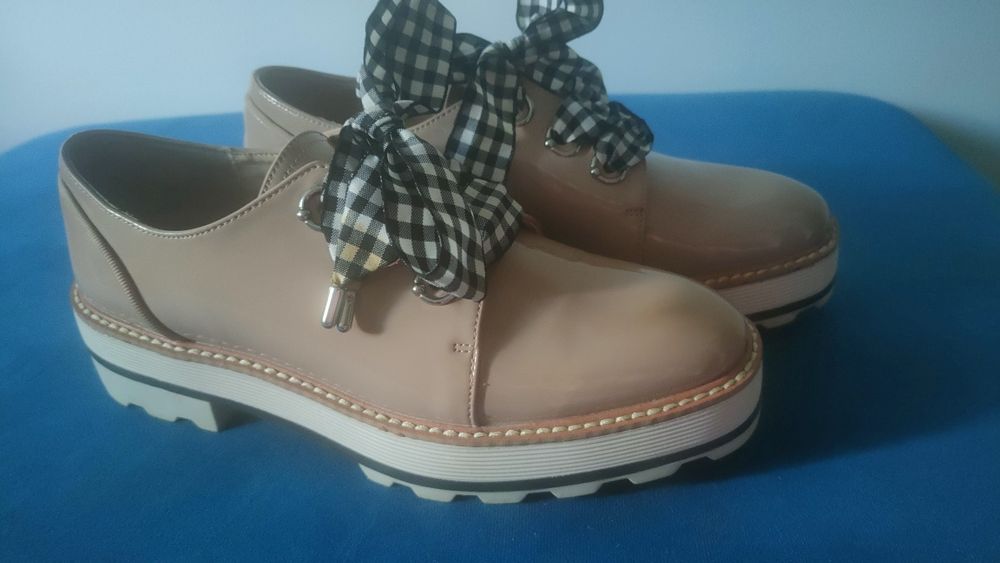 Zara. Piękne buty. Piękne wiązanie
