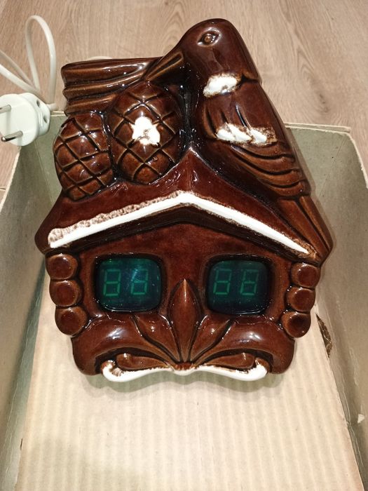 Новий настіний годиник Электроника - 02 в  коробці