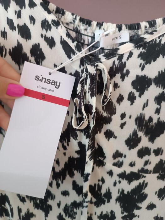 Wiskozowa sukienka MIDI ze wzorem allover rozmiar s