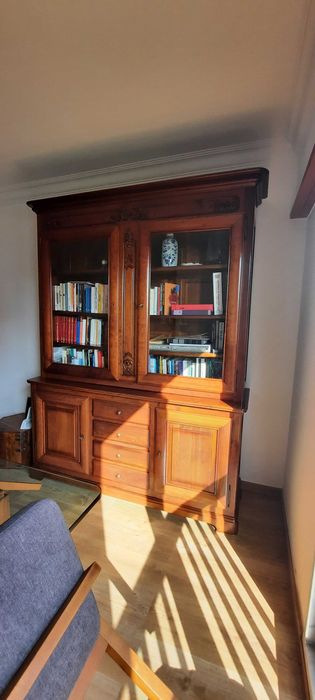 Móvel de sala ou escritório, em cerejeira maciça