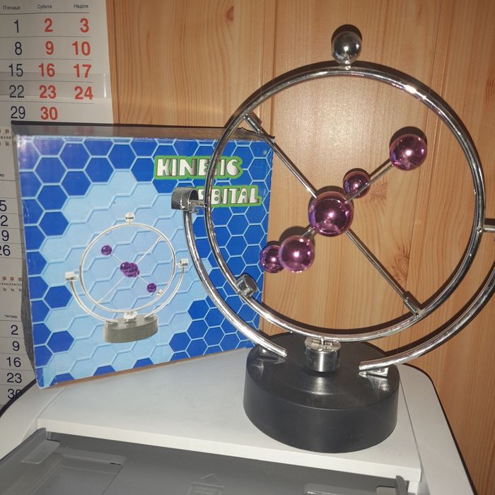 Маятник настільний Вічний двигун Орбіта