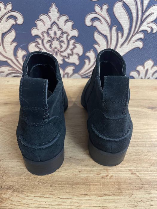 РОЗПРОДАЖ!!Замшеві водонепроникні жіночі ботинки UGG Aureo II, р.36,5.