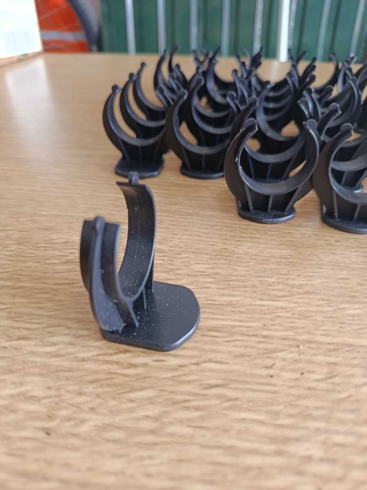 Presilha fixação rodapé cozinhas IKEA