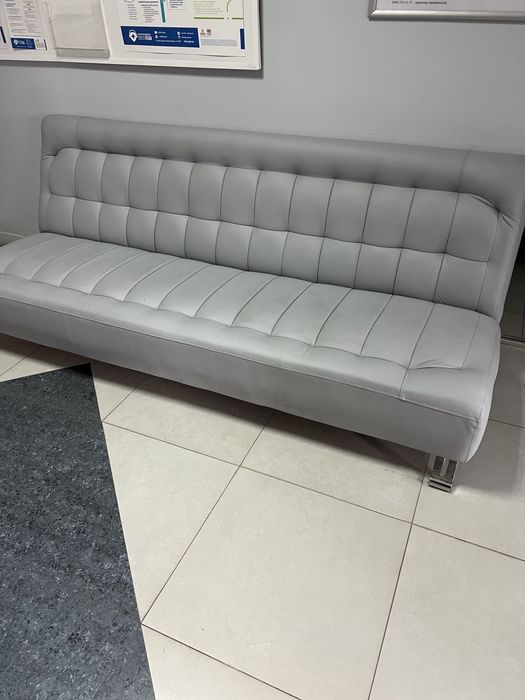 Ремонт та перетяжка м'яких меблів реставрація. Фото на вайбер