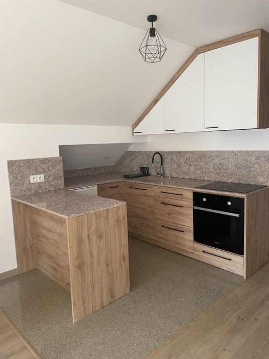 Wynajmę pokój z wyjściem na balkon