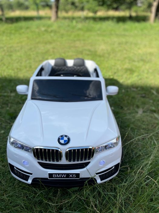 Дитячий електромобіль BMW на пульті керування з підсвічуванням фар