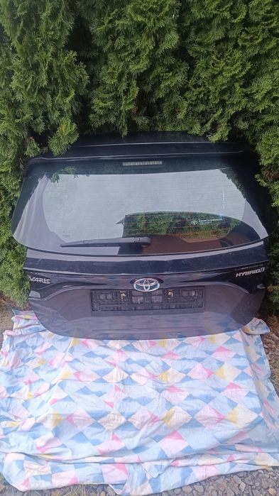 Toyota Yaris IV 1.5 Hybrid 20-25r klapa bagażnika kompletna idealna