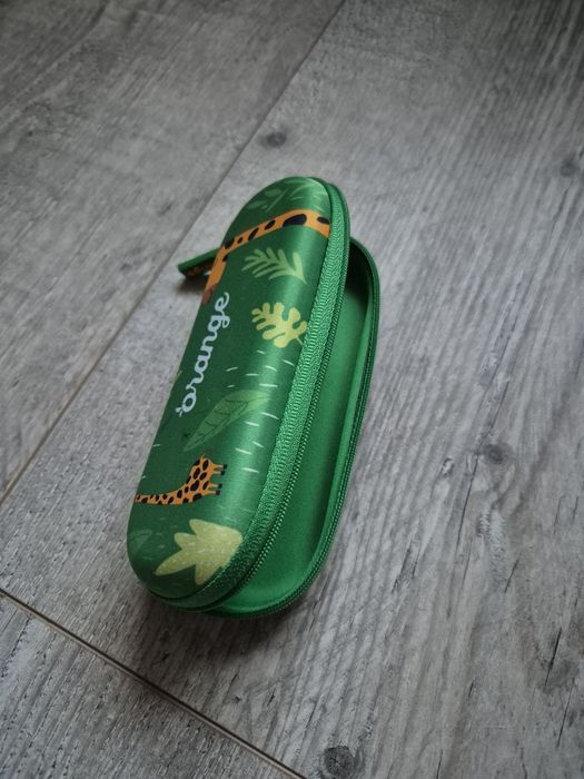 Etui na okulary nowe