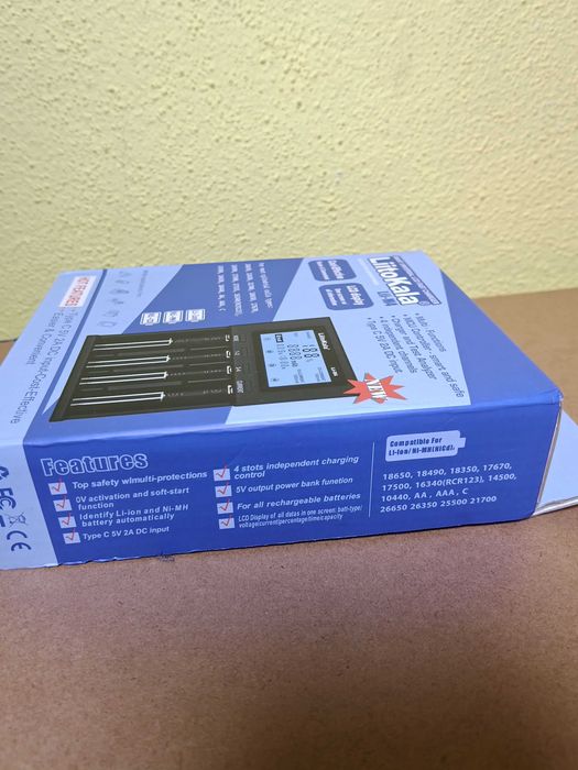 Carregador de Pilhas e baterias Inteligente LiitoKala Lii-M4 LCD Novo