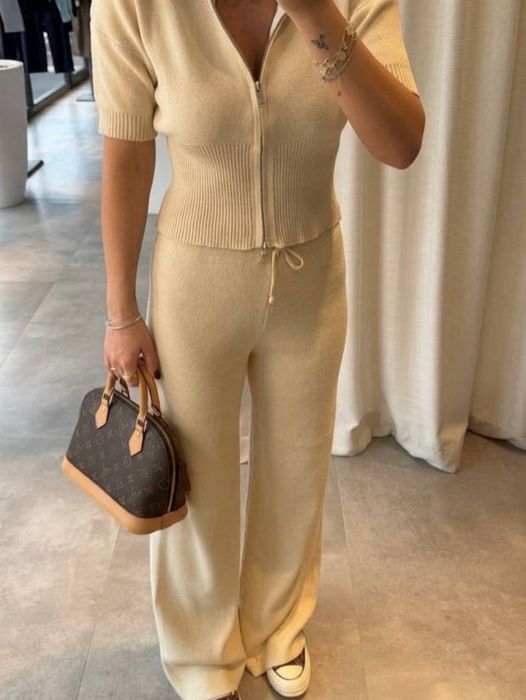 Костюм жіночий машинна вязка