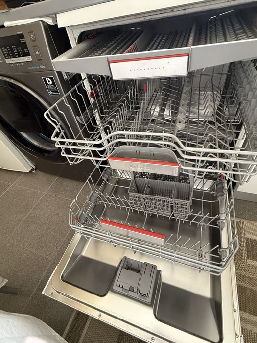 Maquina de Lavar Loiça Bosh Serie 6 - Como NOVA | Silenciosa e Economi