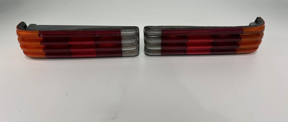 Mercedes-Benz Klasa-S W116 Lampa Prawa Lewa Tył