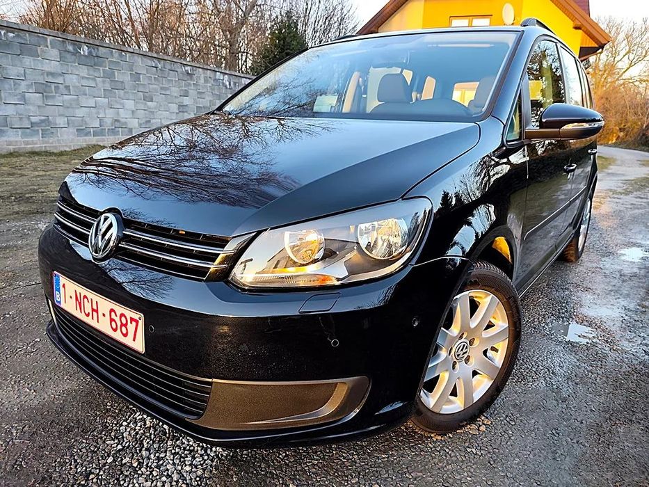 Volkswagen Touran 1,6 diesel * 105 KM * Parctronik p+t * Grz. fotele * Asystent park.
