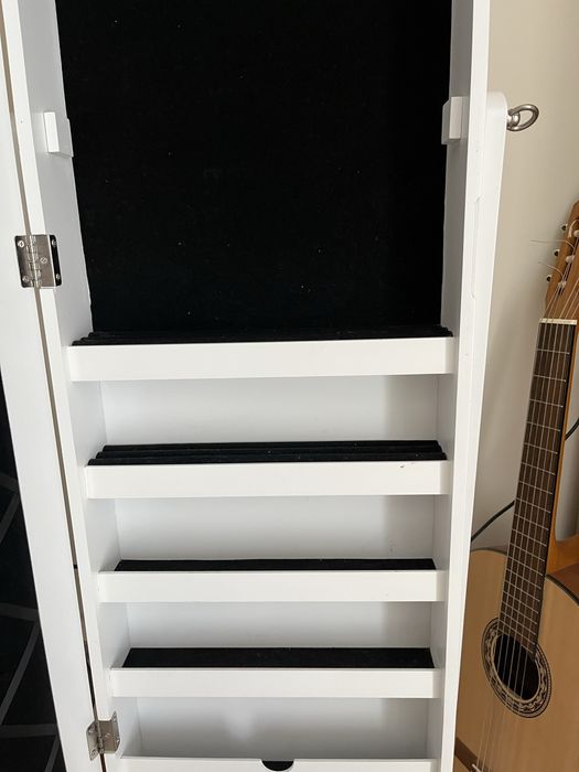 Espelho com arrumacao