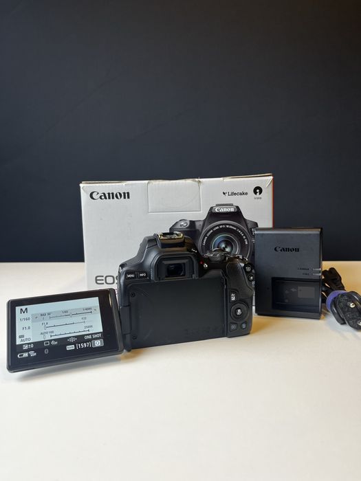 Canon EOS 250D DSLR 4K + objetiva Canon 50mm f/1.8 STM