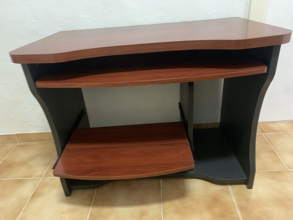 Secretaria em cerejeira prateleiras este