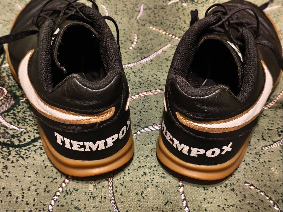 Футзалки   Nike Tiempo X  (оригинал) фирменные  размер-35 стелька- 22см