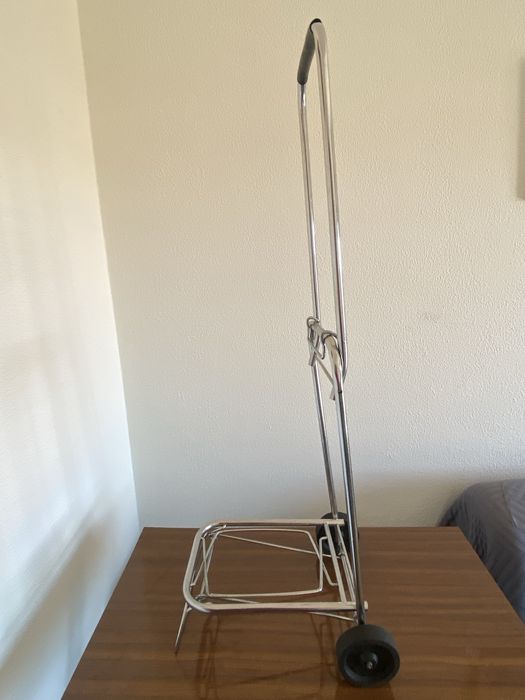 Carrinho porta-malas ou sacos