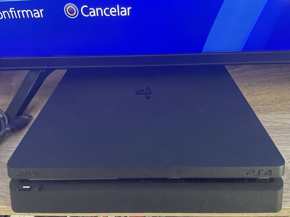 Vendo Playstation4 Slim
