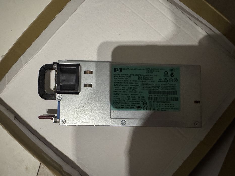 Kit Fonte alimentação de servidor HP 1200W + Breakout de 12 saídas.