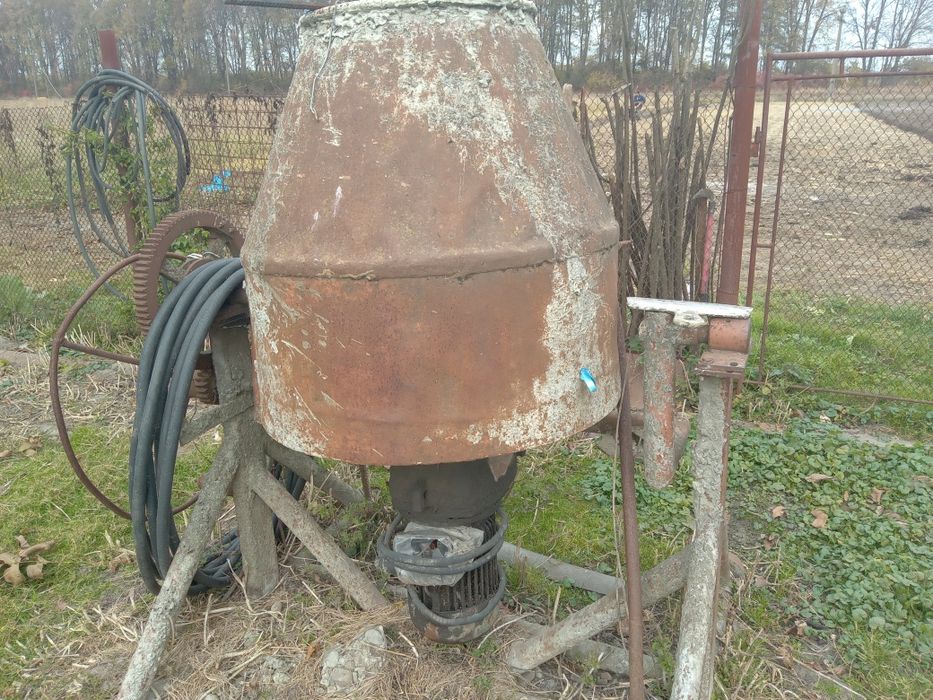 Продаю Бетомішалку