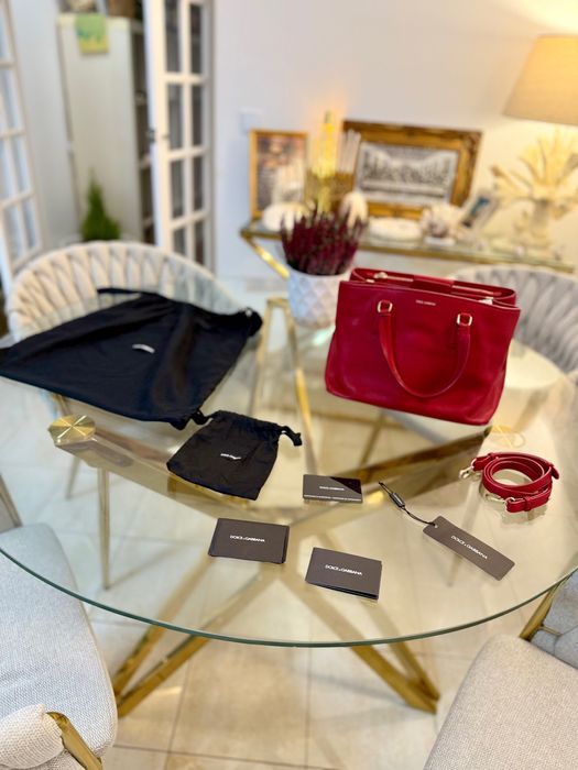 Mala Dolce & Gabanna vermelha com certificados linda