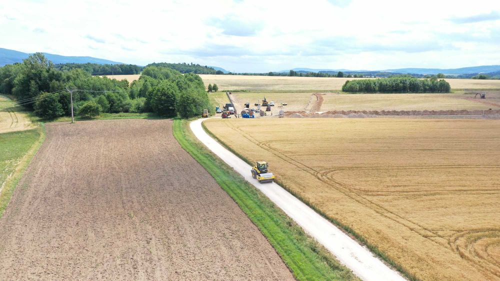 prace budowlane: farmy PV, linie SN i drogi technologiczne