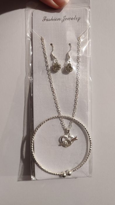 Набір біжутерії сріблястий (сережки + браслет + кулон)
