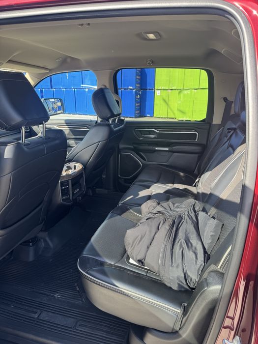 Dodge ram 1500 2020 рік