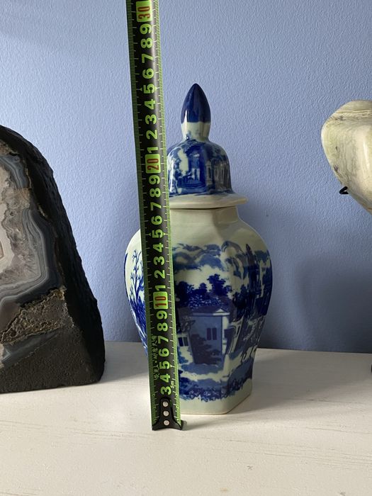 Vaso hexagonal com brasão britânico